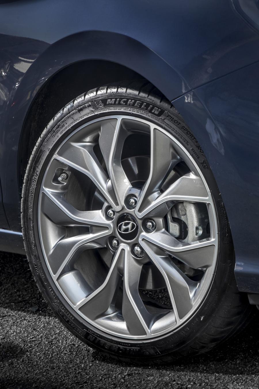 Колеса Hyundai i30 Fastback (PD) 2018 года  (UK) (фото 8 из 40)